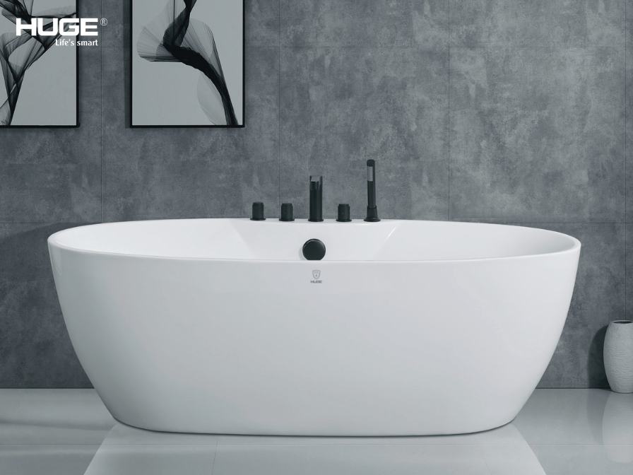 Hình dáng và kích thước bồn tắm nằm phù hợp với phong thủy