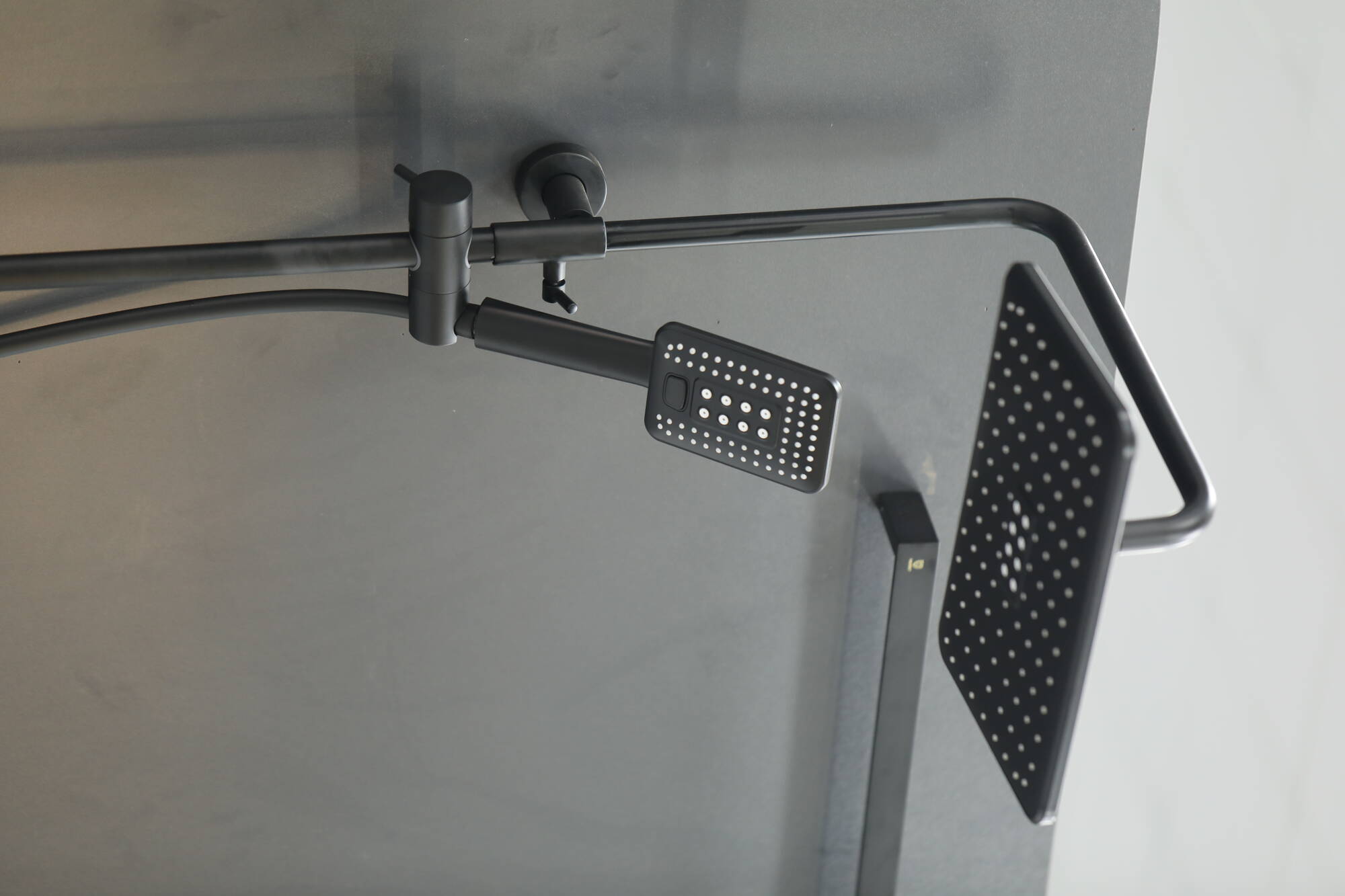 Xem xét các phụ kiện khác Xem xét các phụ kiện khác