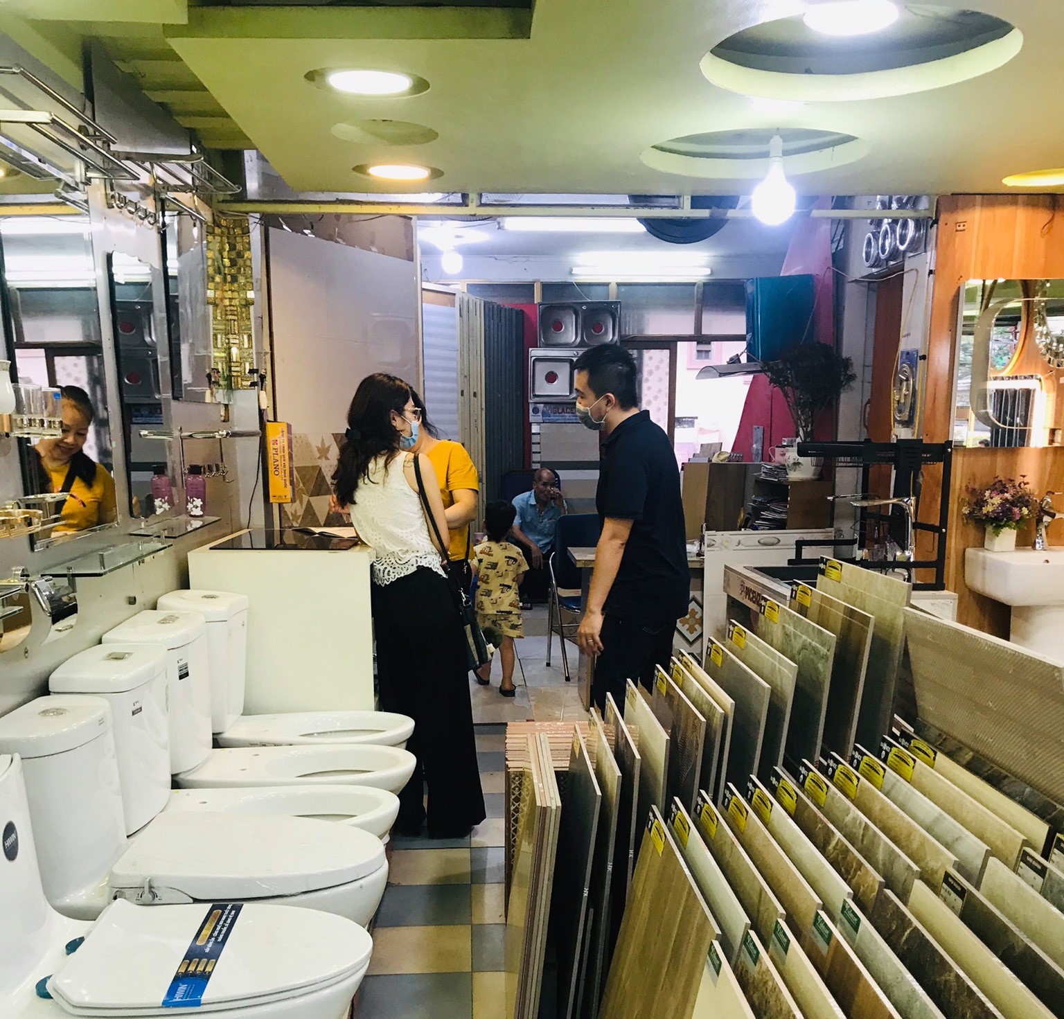 Showroom thiết bị vệ sinh Nam Khánh