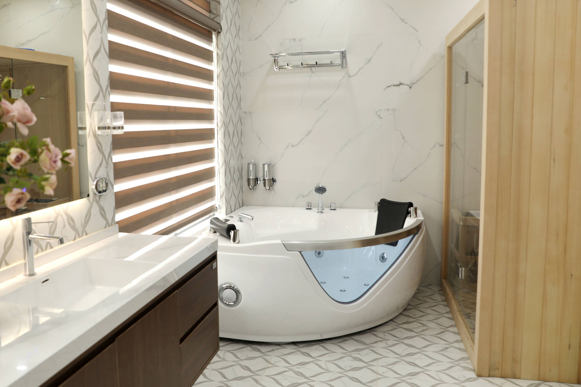 HUGE - Thương hiệu thiết bị và phụ kiện nhà tắm thông minh