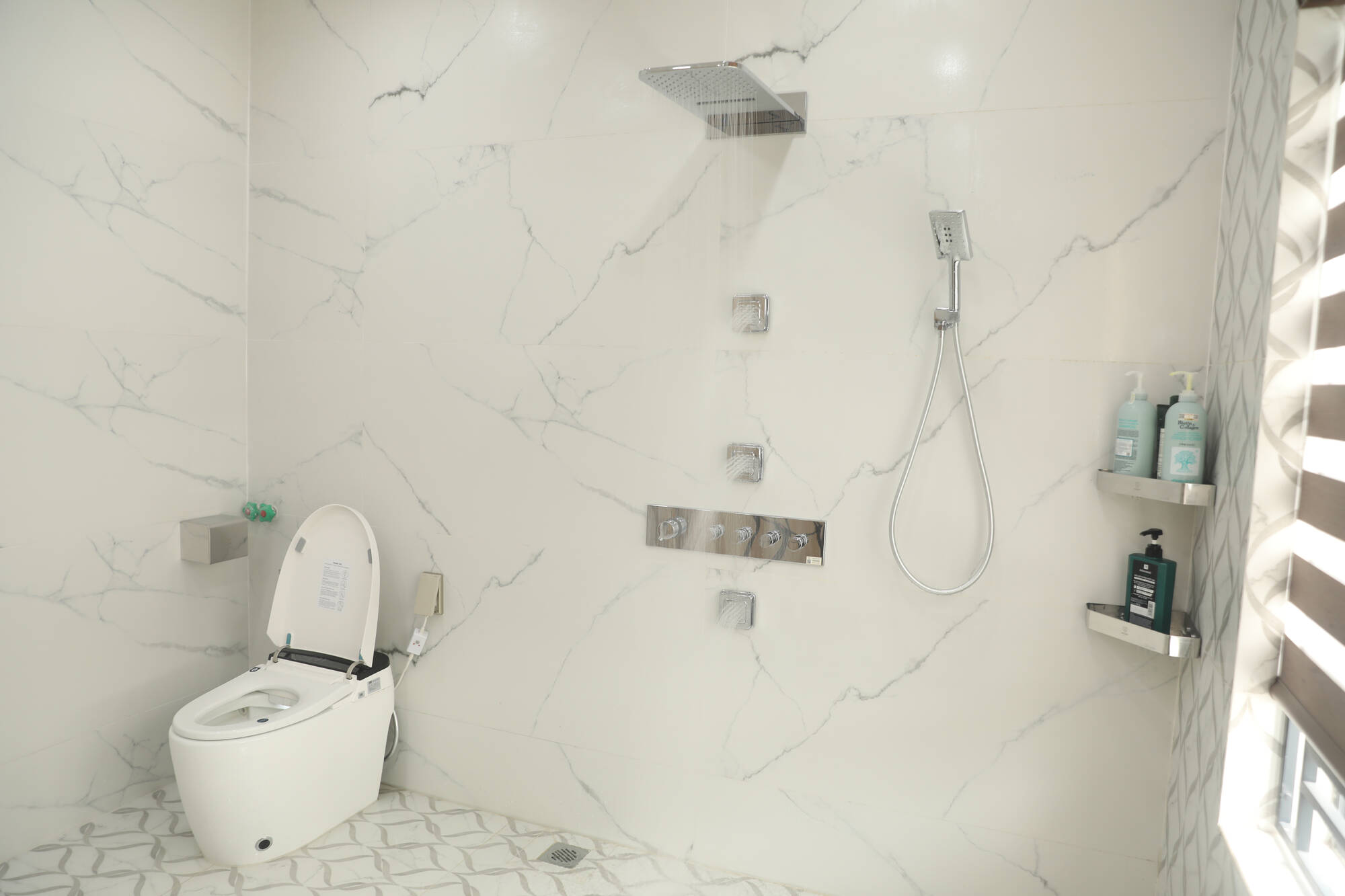 Sen tắm âm tường nhiệt độ Sen tắm âm tường nhiệt độ