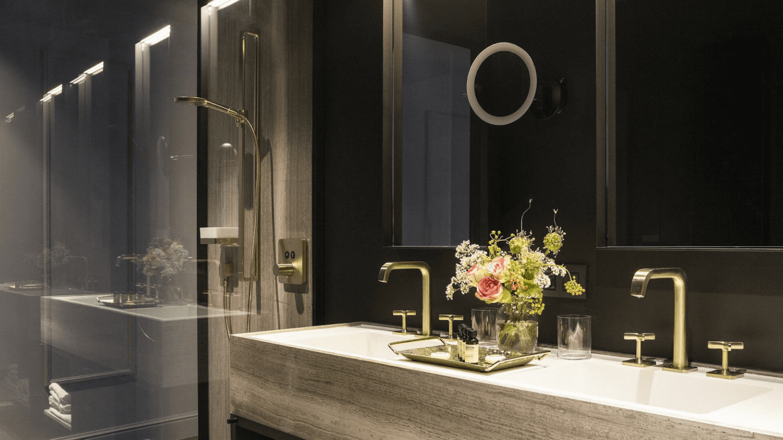 Ứng dụng thiết bị vệ sinh hiện đại trong thiết kế phòng tắm khách sạn cao cấp